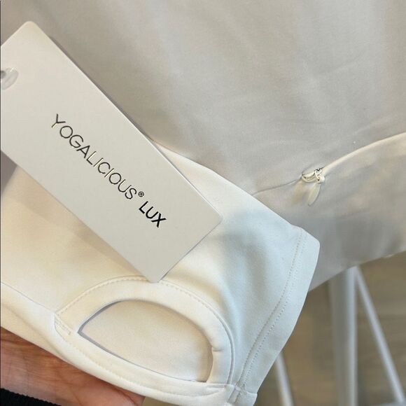 Yogalicious Lux Crosstrain White Full-Zip Jacket, Size Medium, NEW - Picture 7 of 7